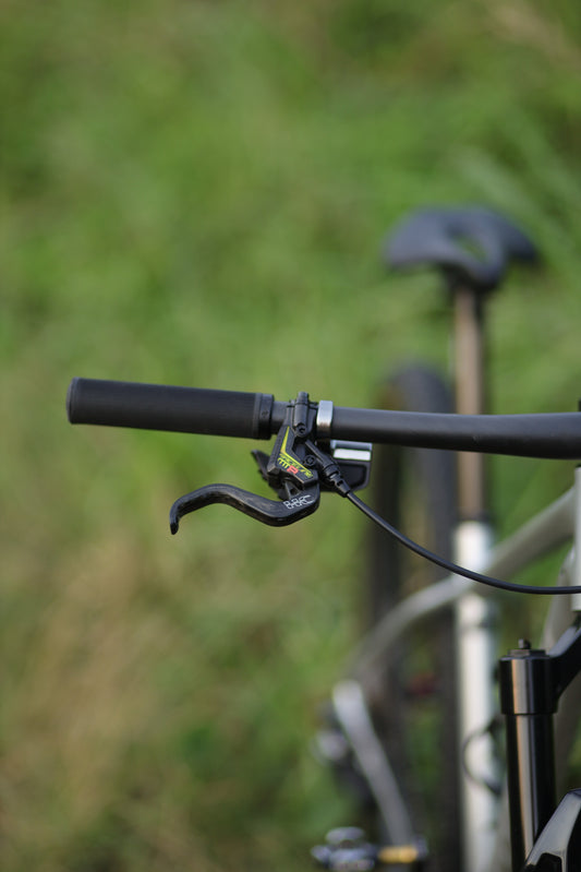 How to Choose Mountain Bike Brakes: A Complete Buying Guide