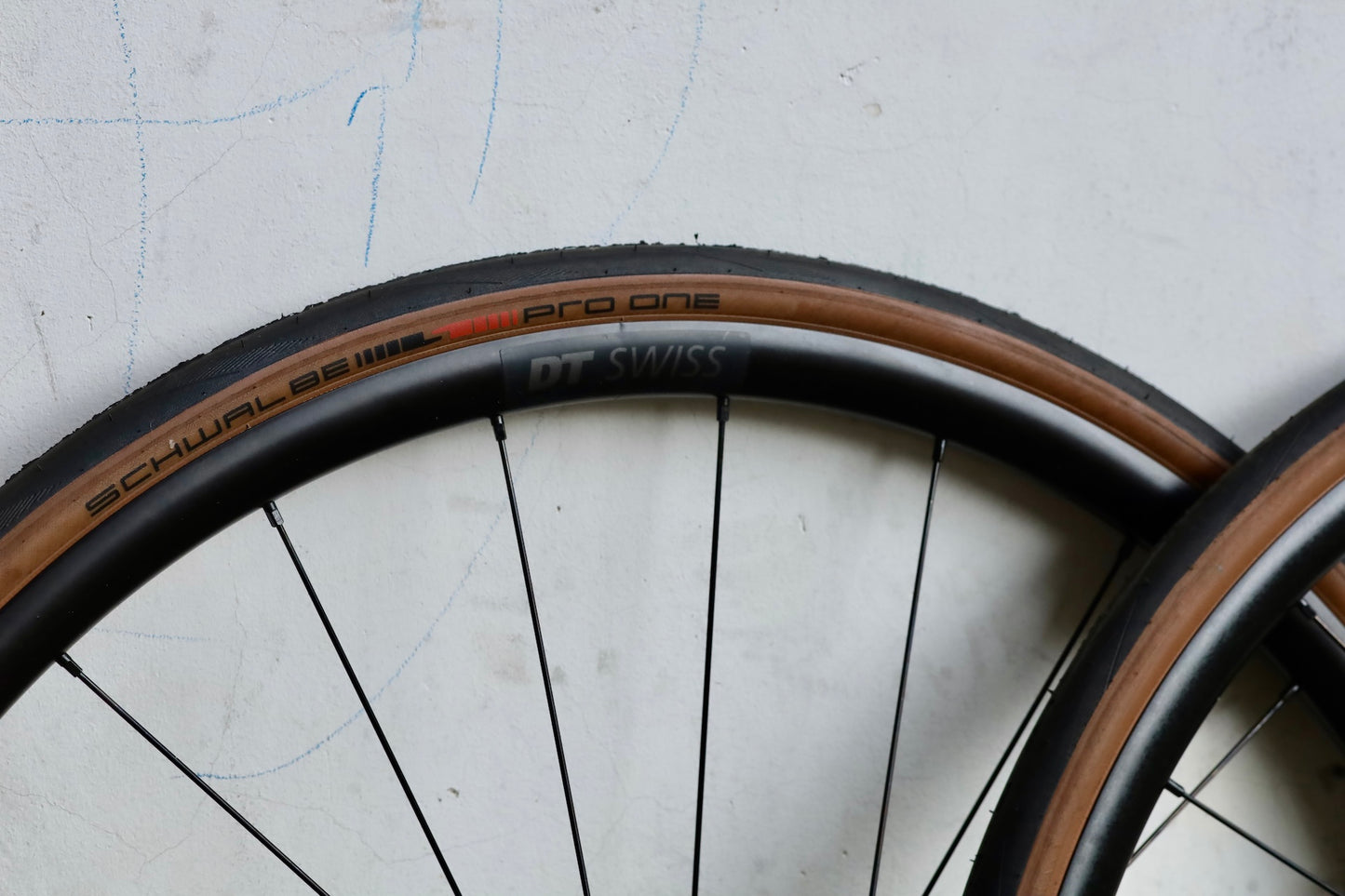 DT Swiss 470 with Schwalbe Pro One TLE