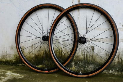 DT Swiss 470 with Schwalbe Pro One TLE Wheelset