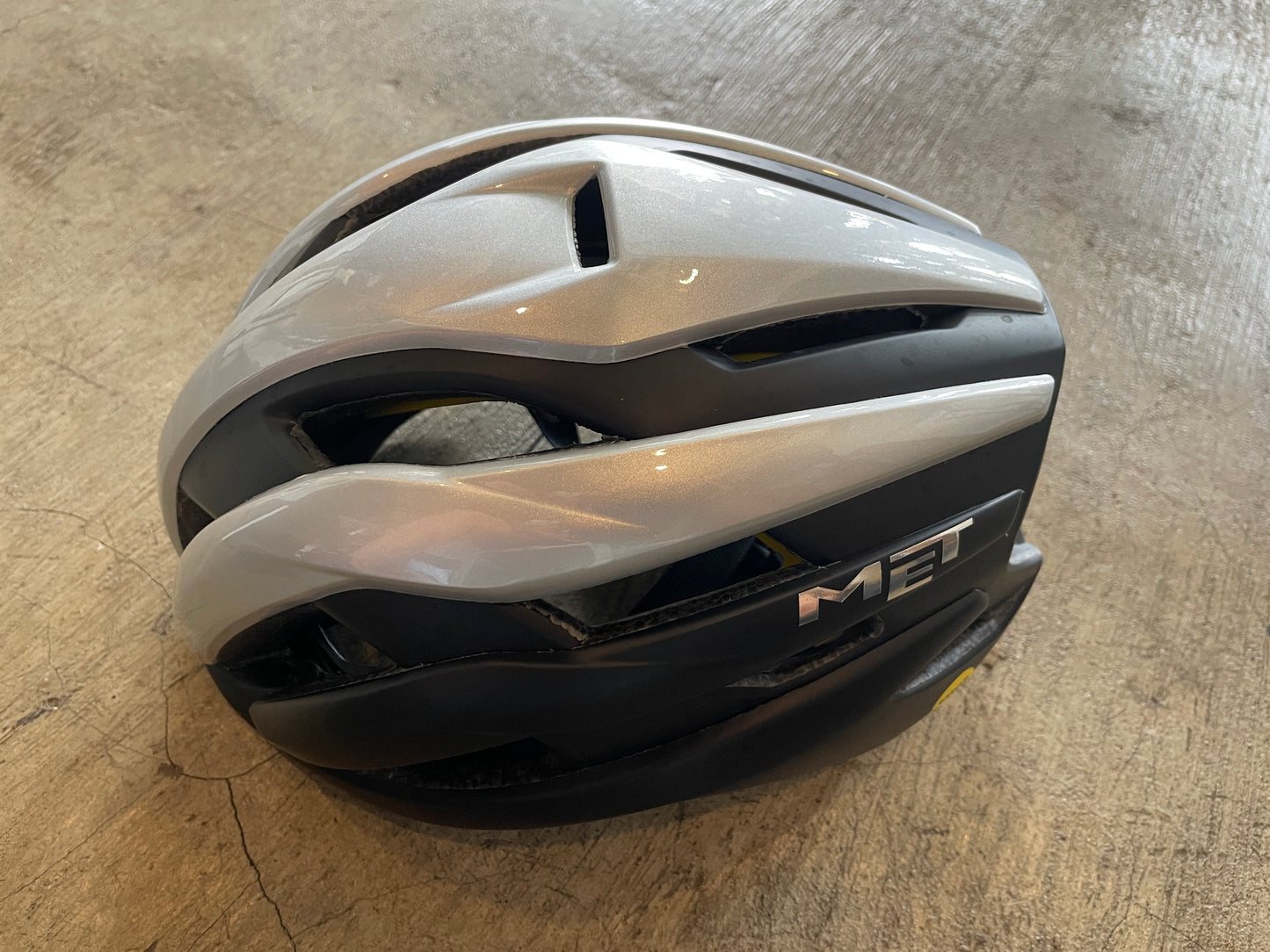 Met M126 Trenta Helmet Size Small