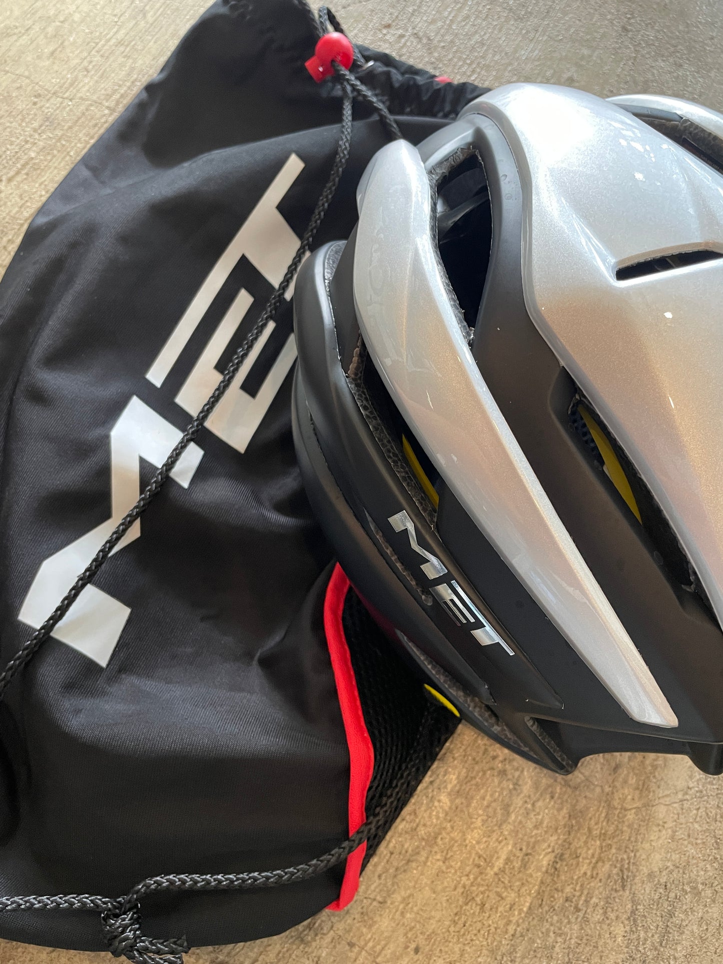 Met M126 Trenta Helmet Size Small